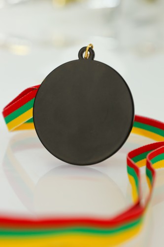 medal-czarny-wstazka-mc5050.jpg