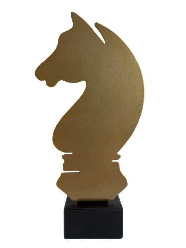 metalowe-trofeum-z-marmurowa-podstawa-konik-szachowy-skoczek.png
