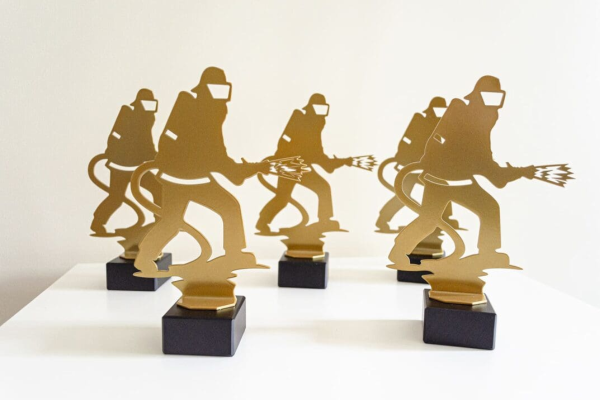 Statuetki strażackie: statuetka metalowa dla strażaka