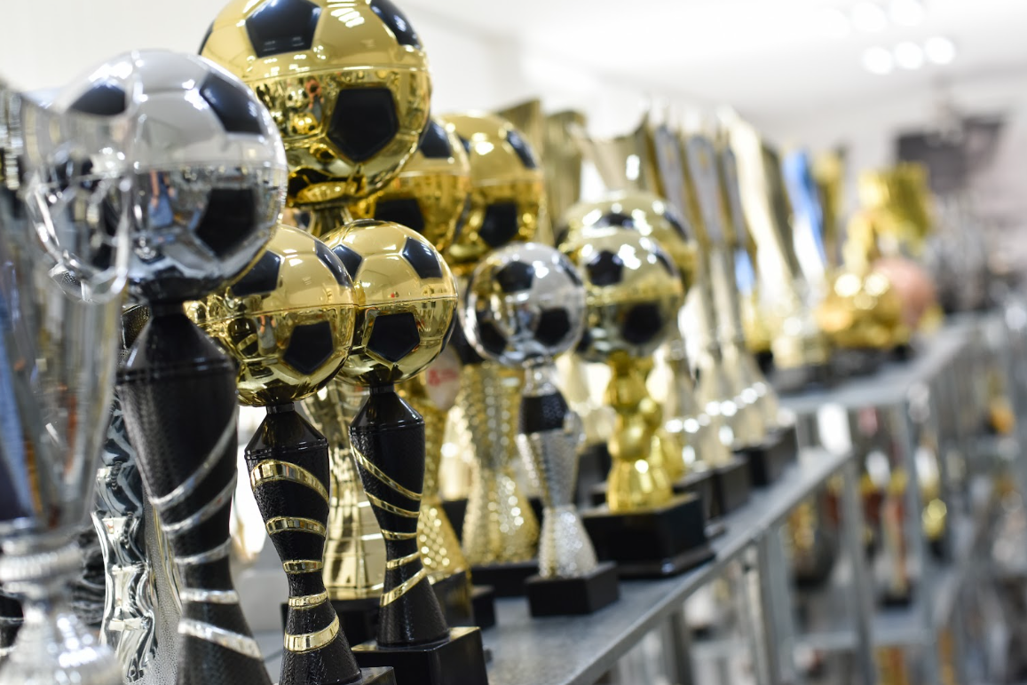 Trofea piłkarskie, ekskluzywne statuetki piłka nożna